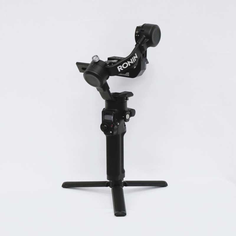 【DJI RSC 2 Proコンボ 中古品】 DJI ミラーレスカメラ用 プロ向けハンドヘルド式3軸カメラジンバル